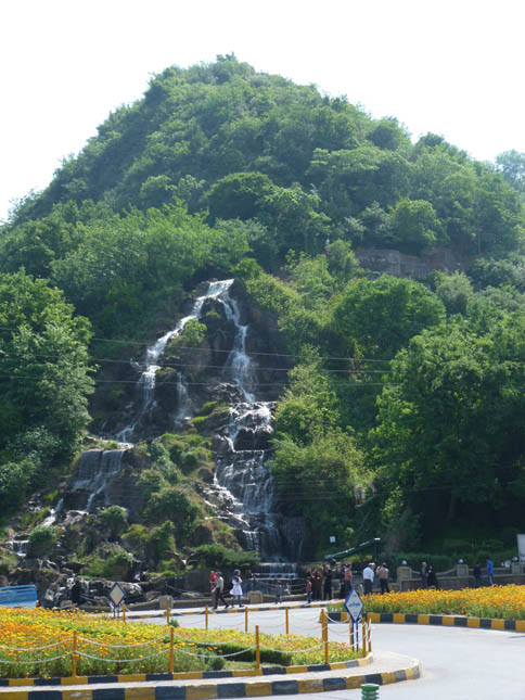آبشار شیطان کوه و پل مرغانه پر