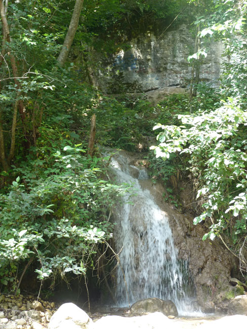 آبشار اسپه او و هتل قدیم رامسر