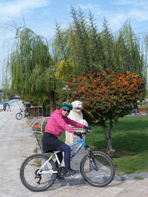 دوچرخه سواری ( از بوستان شهیدبهشتی تا بوستان الغدیر )