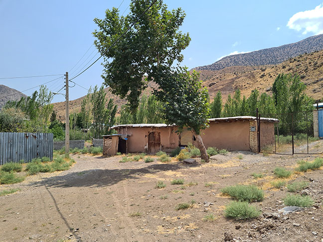 یکی از خانه های روستا